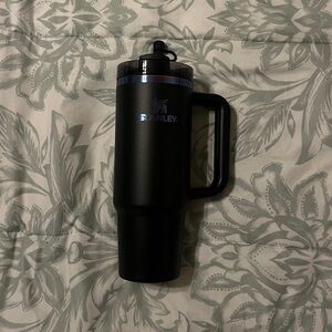 Stanley
Black Chroma
30 oz
Used